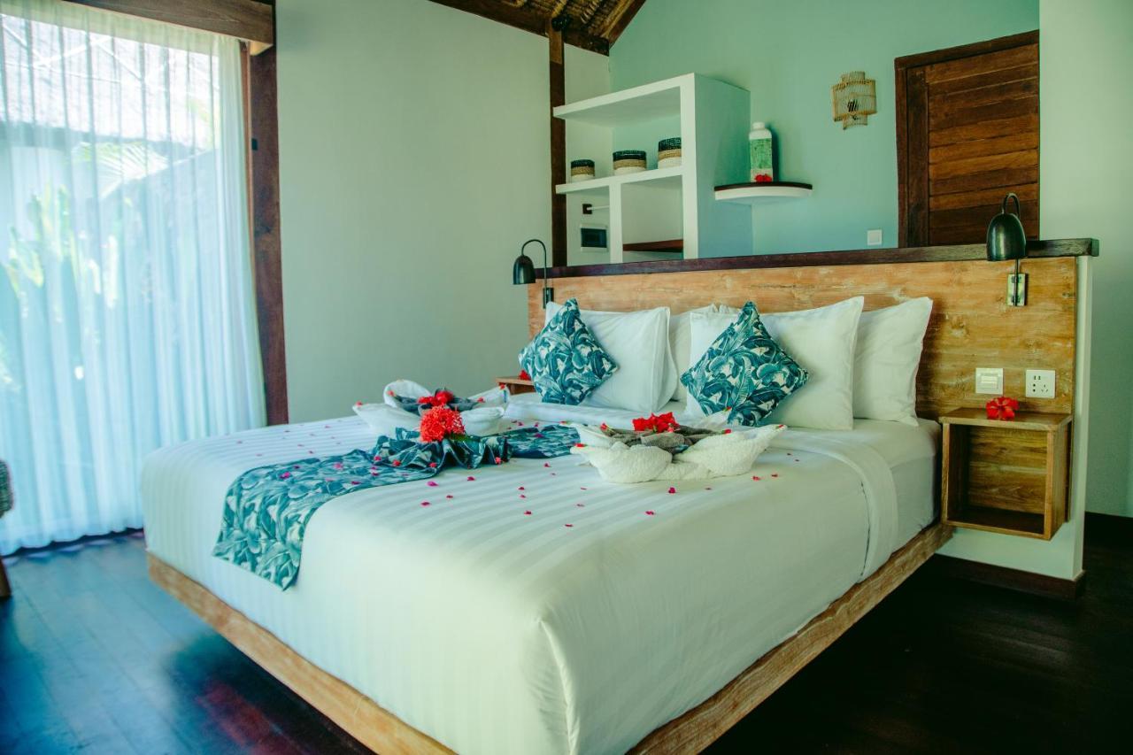 Segara Lombok Beach Resort Selong Belanak Exteriör bild