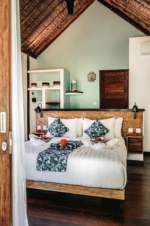 Segara Lombok Beach Resort Selong Belanak Exteriör bild