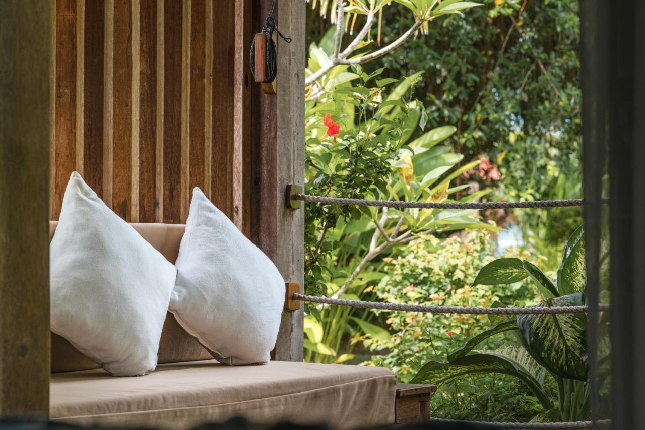 Segara Lombok Beach Resort Selong Belanak Exteriör bild