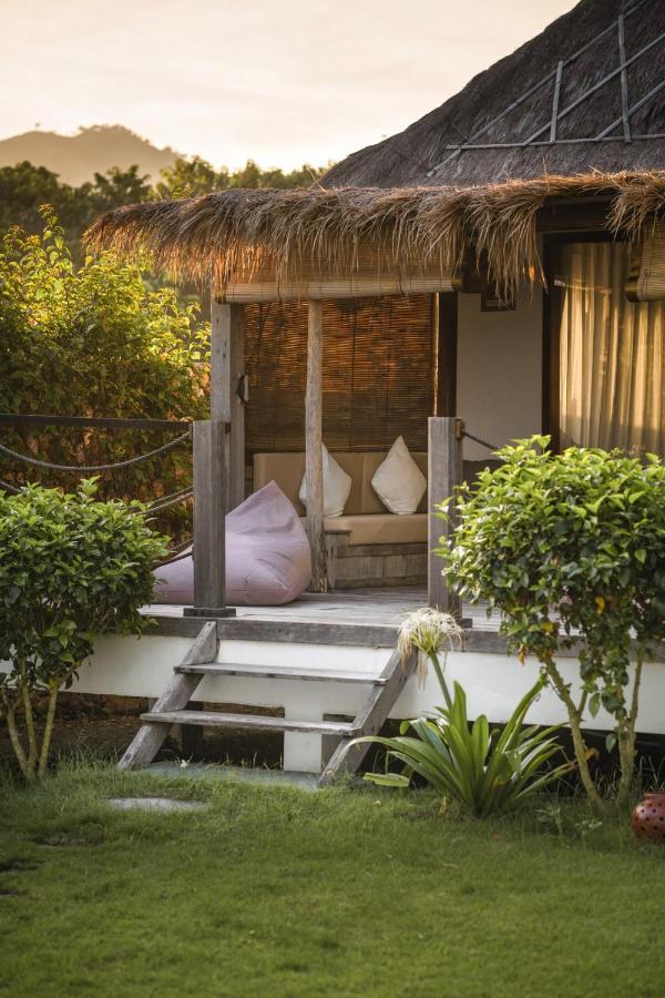 Segara Lombok Beach Resort Selong Belanak Exteriör bild