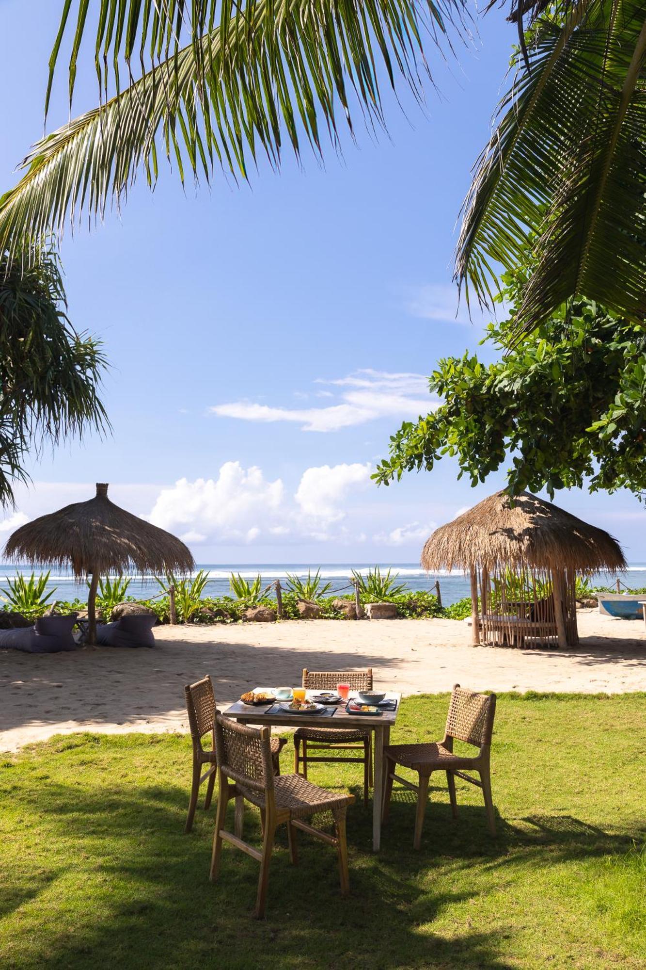 Segara Lombok Beach Resort Selong Belanak Exteriör bild