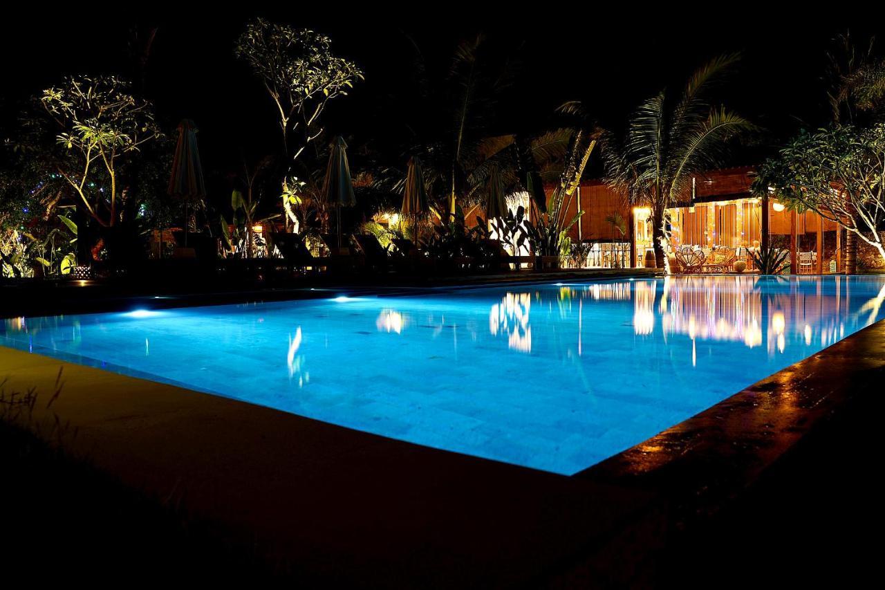 Segara Lombok Beach Resort Selong Belanak Exteriör bild