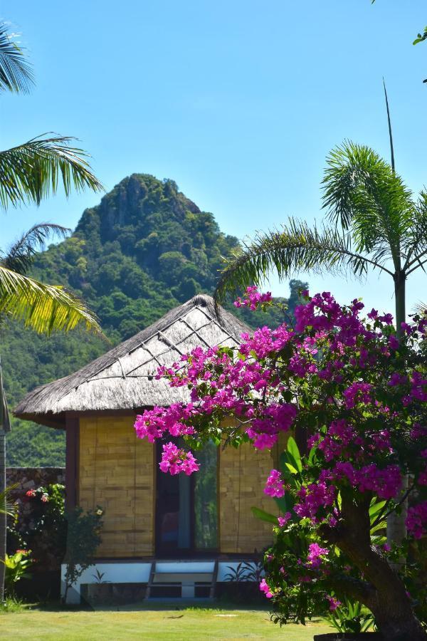 Segara Lombok Beach Resort Selong Belanak Exteriör bild