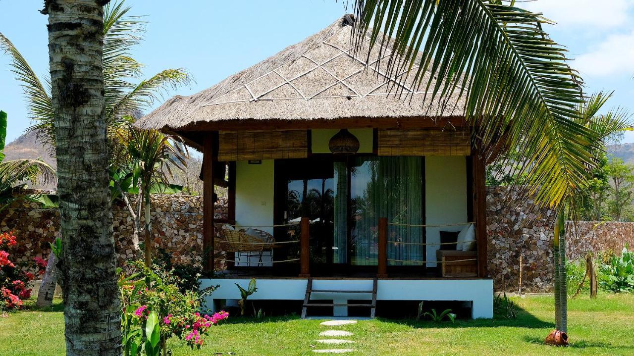 Segara Lombok Beach Resort Selong Belanak Exteriör bild